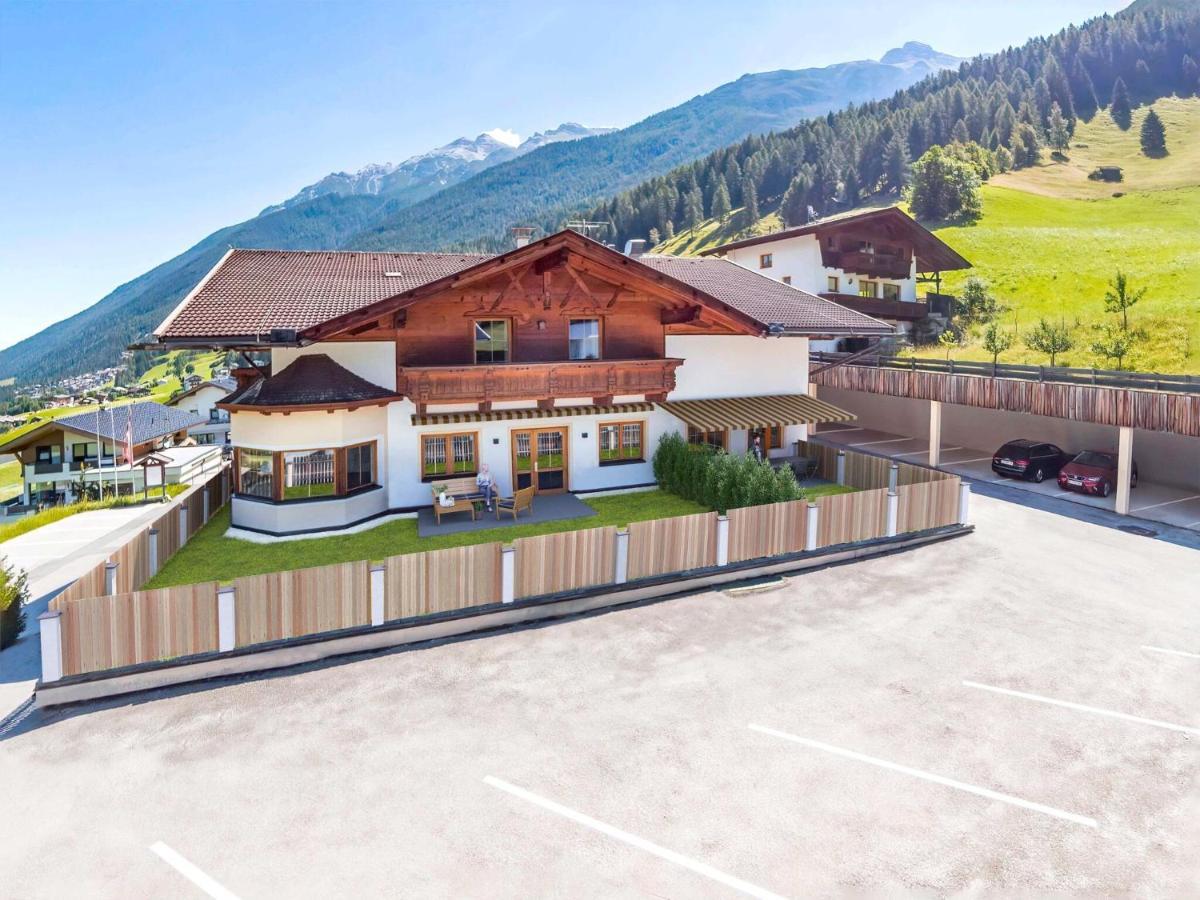Plush Apartment With Mountain Views Neustift im Stubaital Kültér fotó
